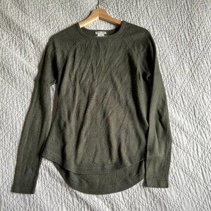 Pullover sweater